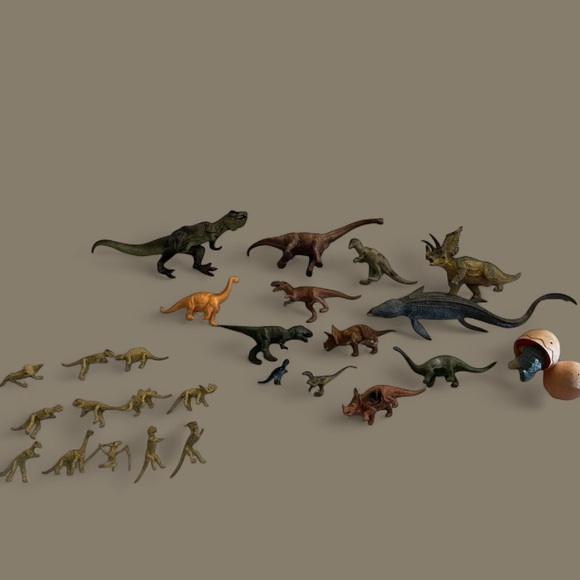 Lot of 14 Dinosaurs and lot of 12 Dinosaur bones - Picture 1 of 5